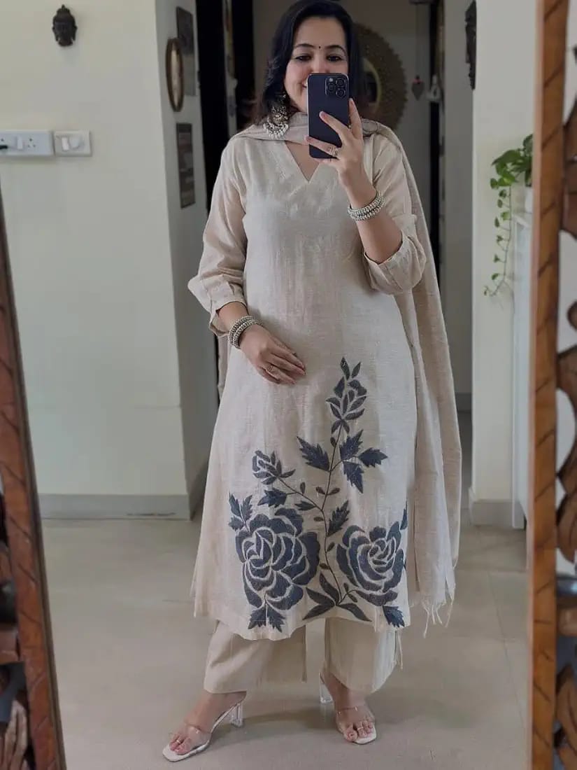 Ivory Bloom Hand-Painted Kurta Set with Dupatta