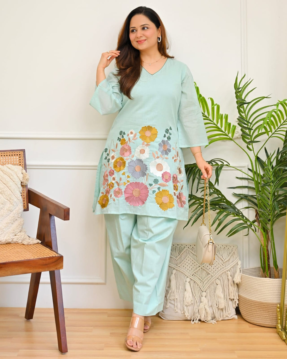 Mint Green Floral Embroidered Kurta Pant Set